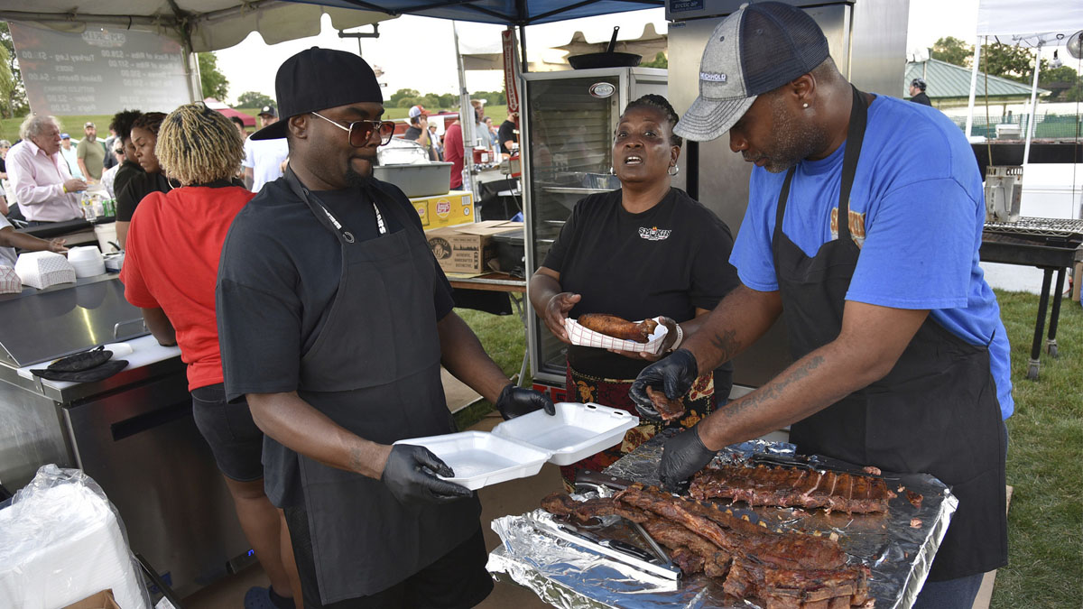 Little Bear Ribfest in Vernon Hills